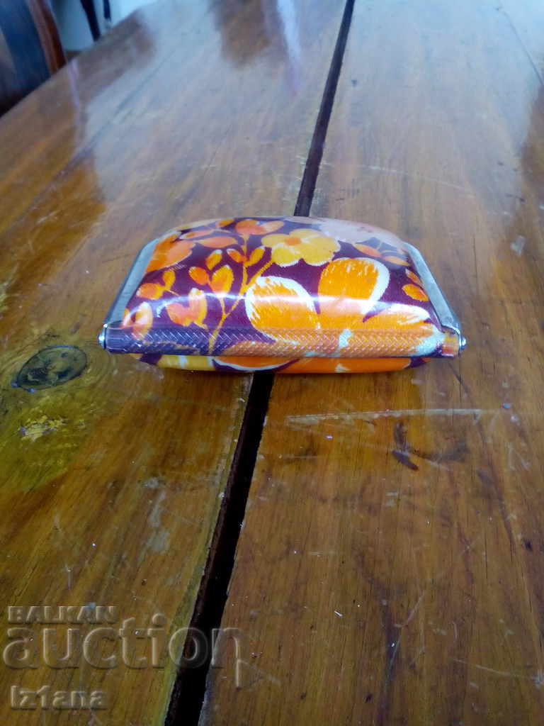 Old wallet purse with price 15.00 BGN | € 7.67 Old wallet purse with price 15.00 BGN | € 7.67