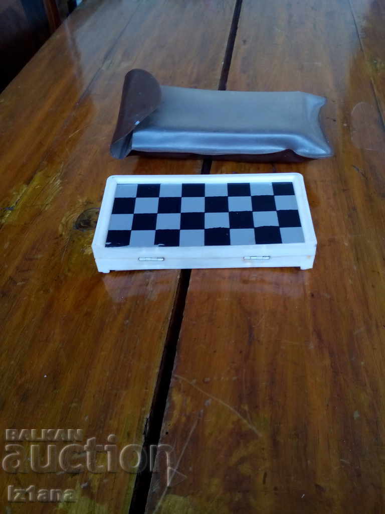 Old magnetic chess with price 24.00 BGN | € 12.27 Old magnetic chess with price 24.00 BGN | € 12.27