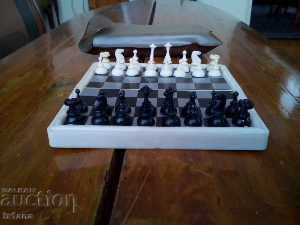 Auction Old magnetic chess Auction Old magnetic chess