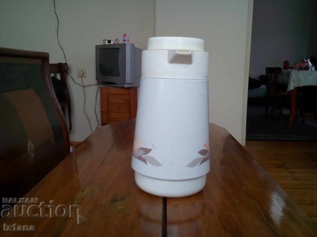 Old thermos with price 30.00 BGN | € 15.34