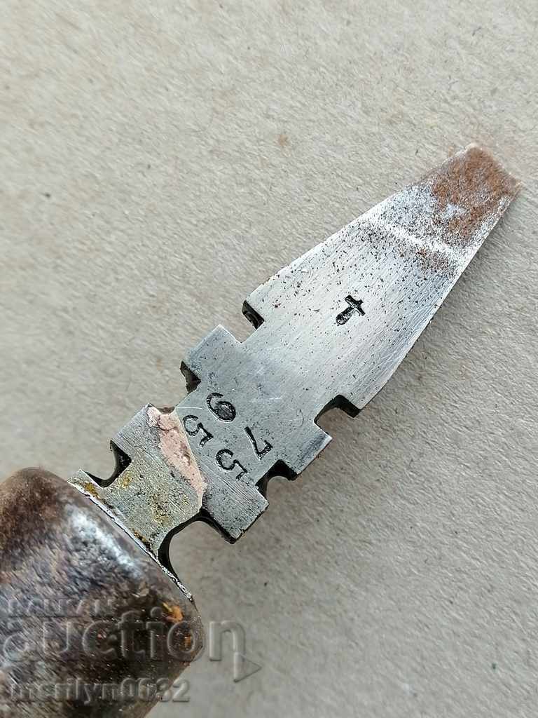 Auction An old screwdriver from Kranka's PIU Berdan Tula Auction An old screwdriver from Kranka's PIU Berdan Tula