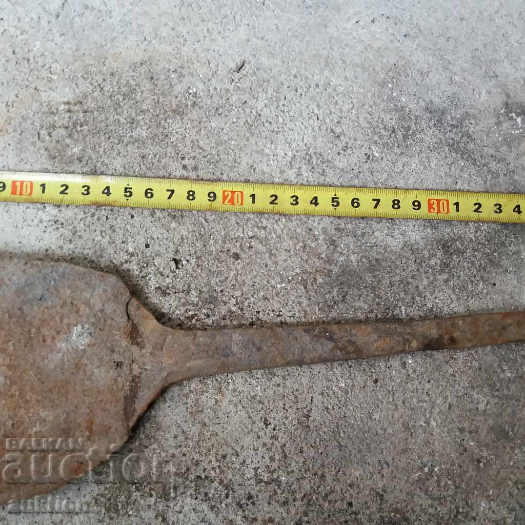 Auction OLD MASSIVE FORGED SHADOW Auction OLD MASSIVE FORGED SHADOW