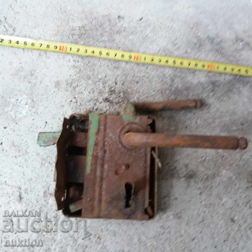 OLD FORGED MASSIVE LOCK - 6 OLD FORGED MASSIVE LOCK - 6