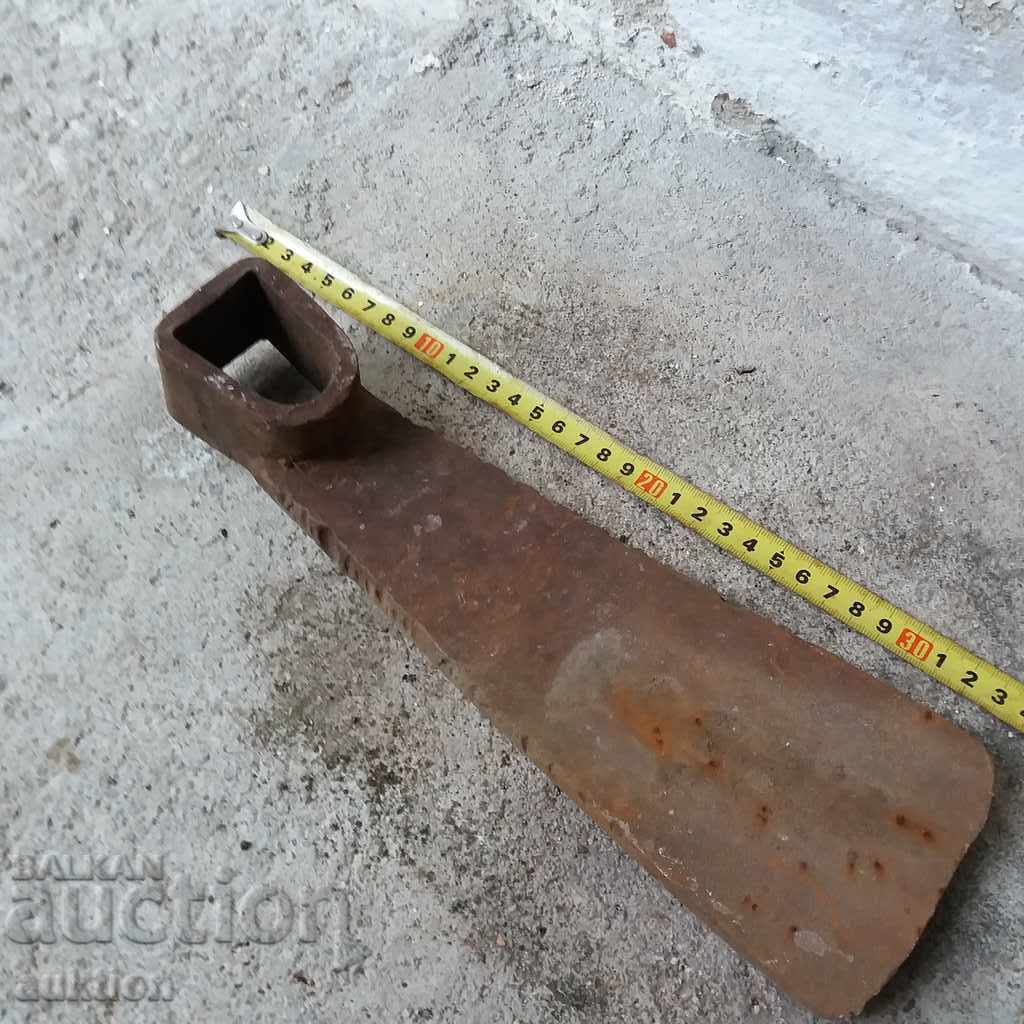 OLD MASSIVE WROUGHT IRON FOR STONING - 5 OLD MASSIVE WROUGHT IRON FOR STONING - 5