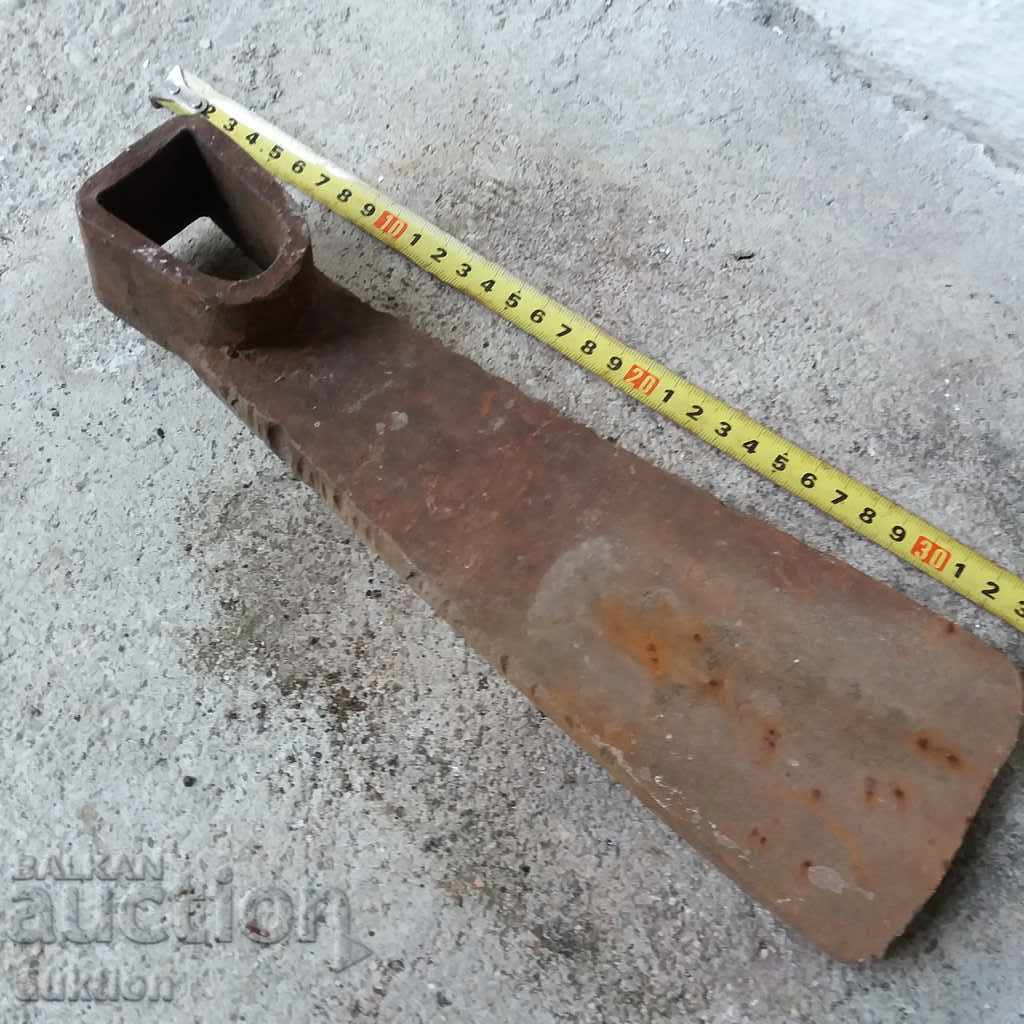 OLD MASSIVE WROUGHT IRON FOR STONING - 6 OLD MASSIVE WROUGHT IRON FOR STONING - 6