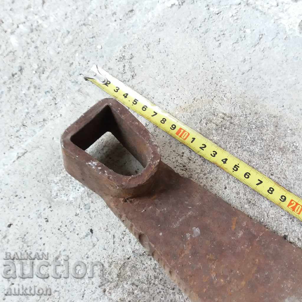 OLD MASSIVE WROUGHT IRON FOR STONING - 7 OLD MASSIVE WROUGHT IRON FOR STONING - 7