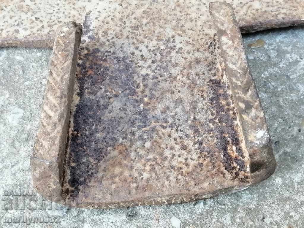 Forged top of a plowing cast iron for a primitive iron with price 39.00 BGN | € 19.94