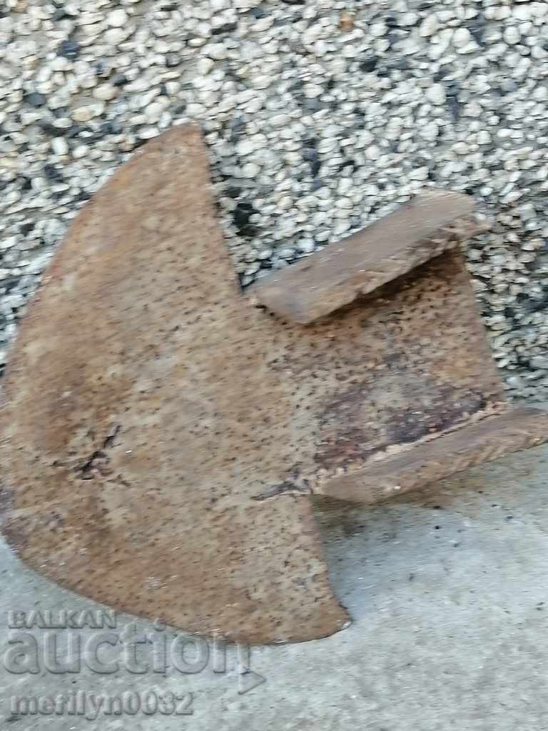 Forged top of a plowing cast iron for a primitive iron - 5
