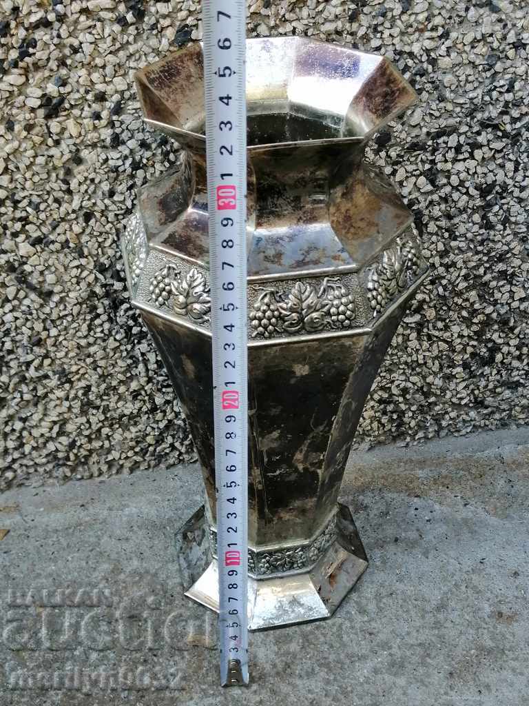 Delivery of Old metal vase thick silver plated Art Deco Delivery of Old metal vase thick silver plated Art Deco