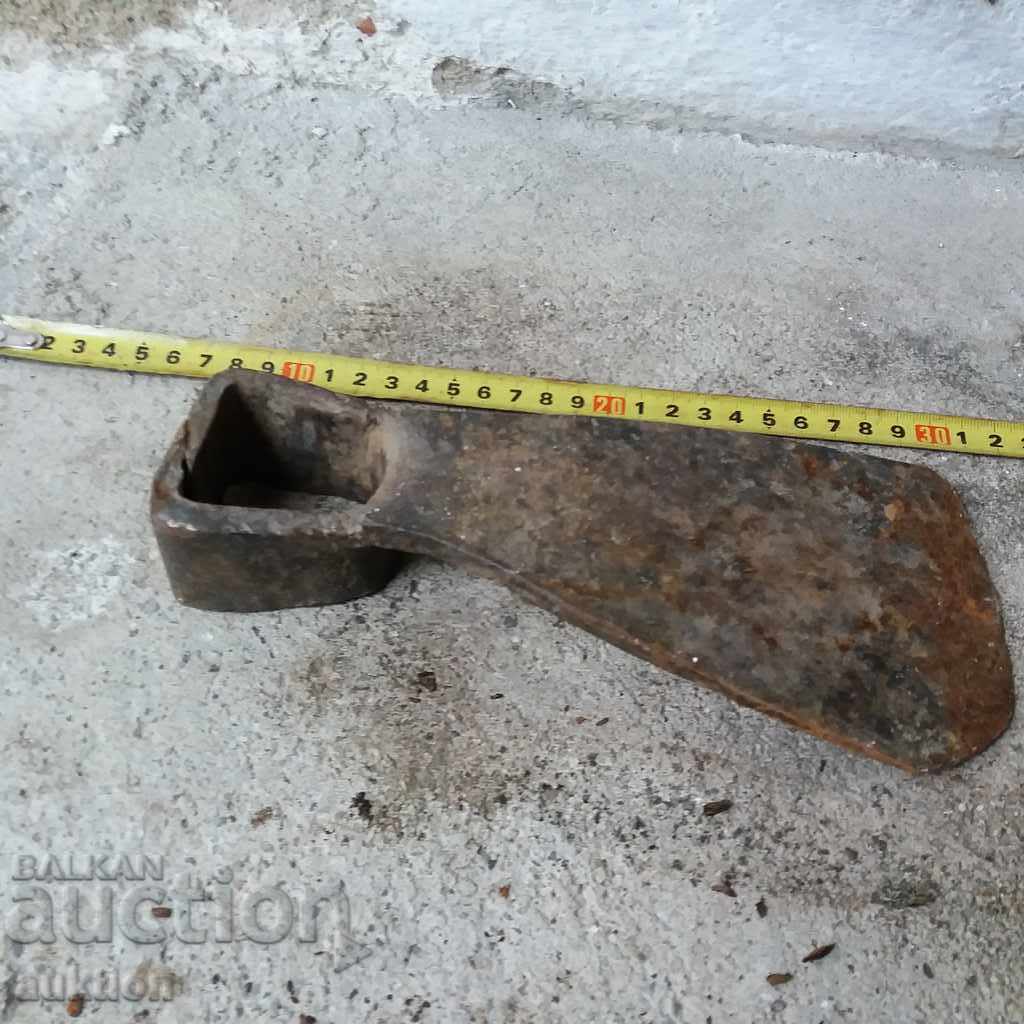 OLD FORGED MACHINE - MOTH with price 1.99 BGN | € 1.02 OLD FORGED MACHINE - MOTH with price 1.99 BGN | € 1.02