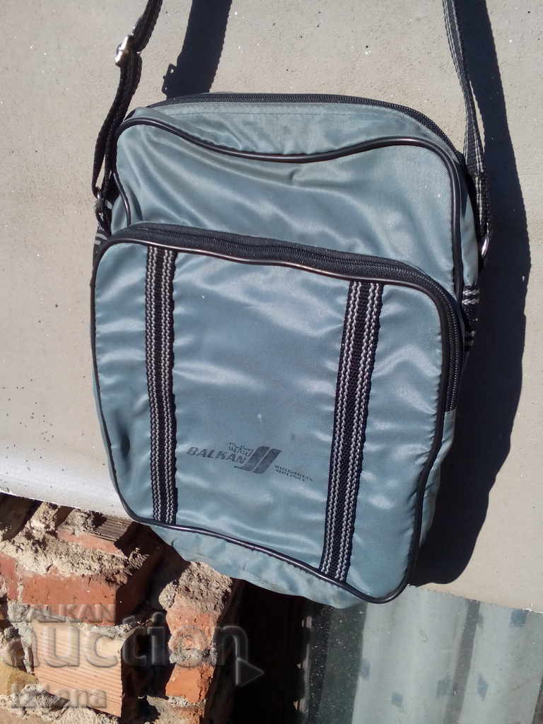 Geanta veche, BGA BALKAN, BALKAN cu preț 20.00 BGN | € 10.23 Geanta veche, BGA BALKAN, BALKAN cu preț 20.00 BGN | € 10.23