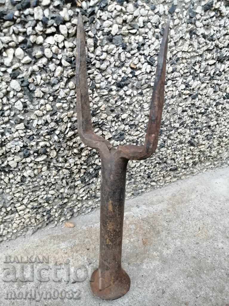Old hand forged anvil for hair peeling with price 37.00 BGN | € 18.92 Old hand forged anvil for hair peeling with price 37.00 BGN | € 18.92