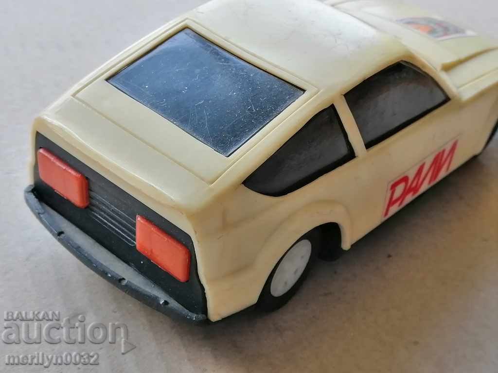 Delivery of Soy toy, car, cart, truck