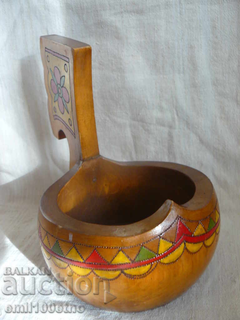 A large traditional wooden Russian cup - a vessel shaped bowl - 6 A large traditional wooden Russian cup - a vessel shaped bowl - 6