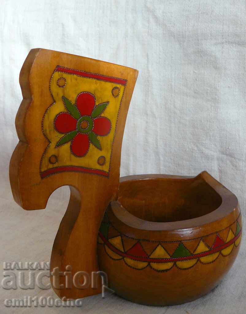 A large traditional wooden Russian cup - a vessel shaped bowl - 7 A large traditional wooden Russian cup - a vessel shaped bowl - 7