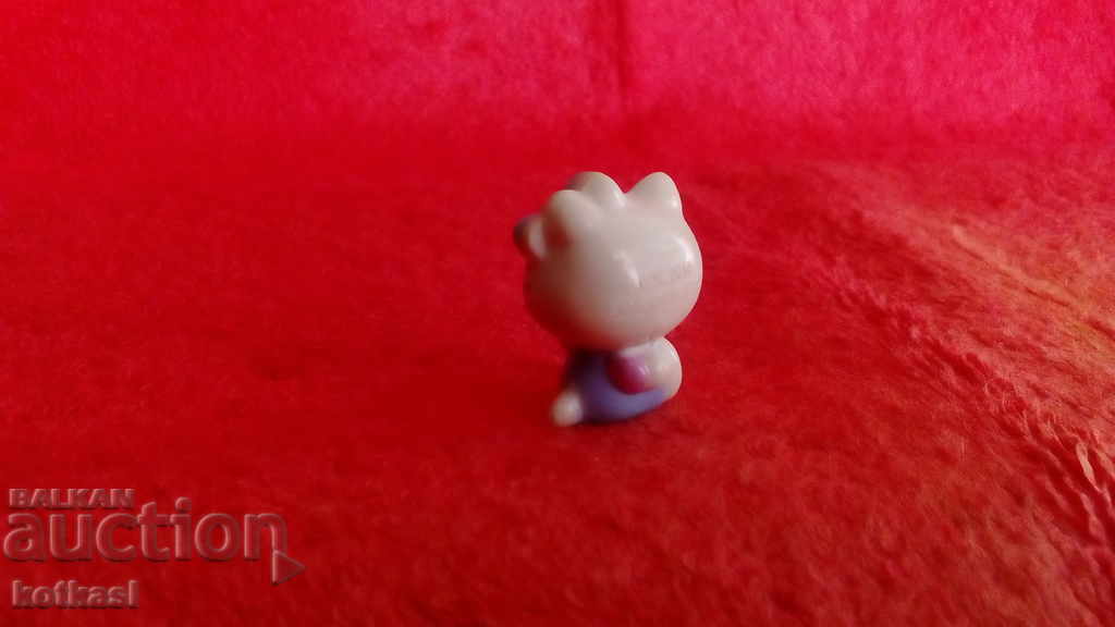 Auction Chocolate Egg Heart Kitten figurine Auction Chocolate Egg Heart Kitten figurine