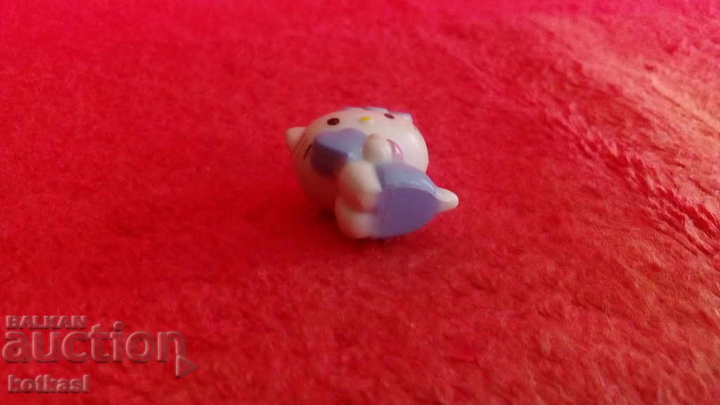 Delivery of Chocolate Egg Heart Kitten figurine Delivery of Chocolate Egg Heart Kitten figurine