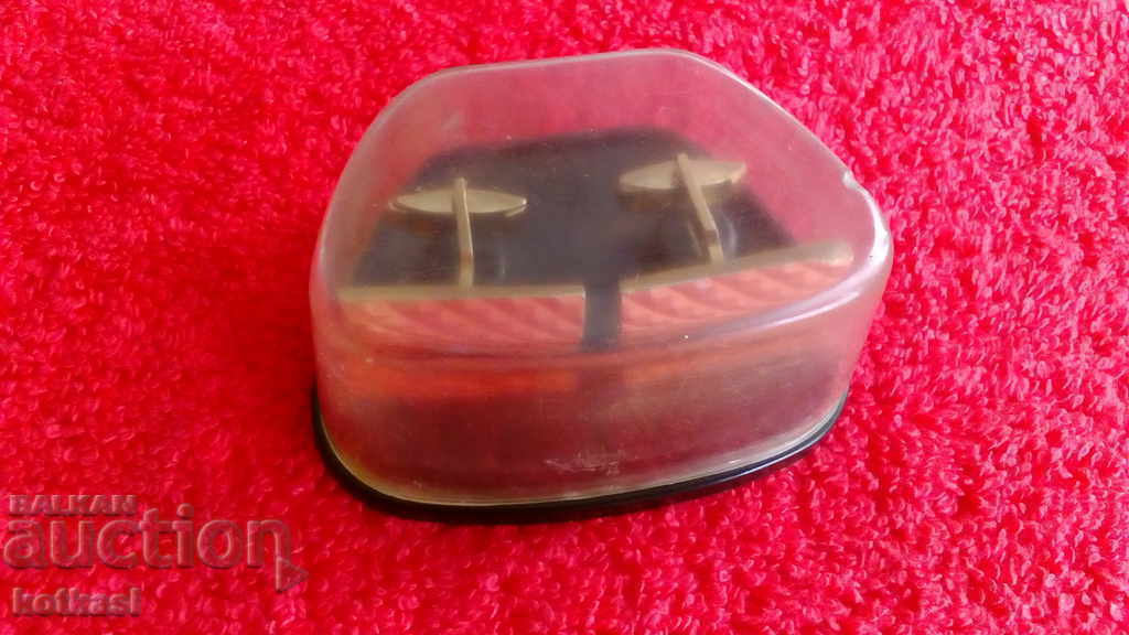 Delivery of Old Cufflinks Buttons Buttons Delivery of Old Cufflinks Buttons Buttons