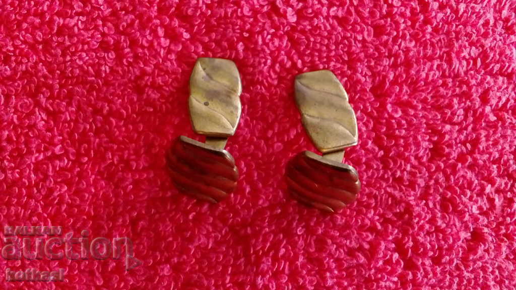 Delivery of Old Cufflinks Buttons Buttons