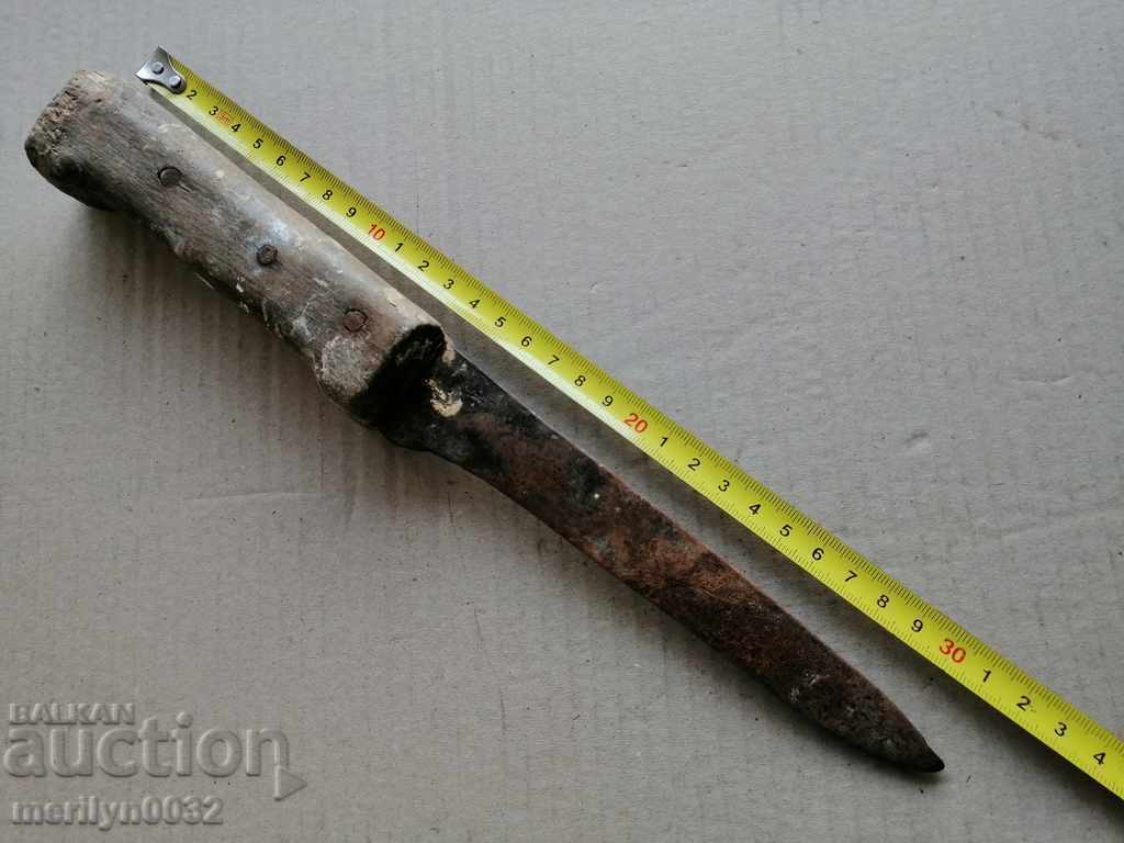 Licitație Cuțit vechi primitiv Licitație Cuțit vechi primitiv