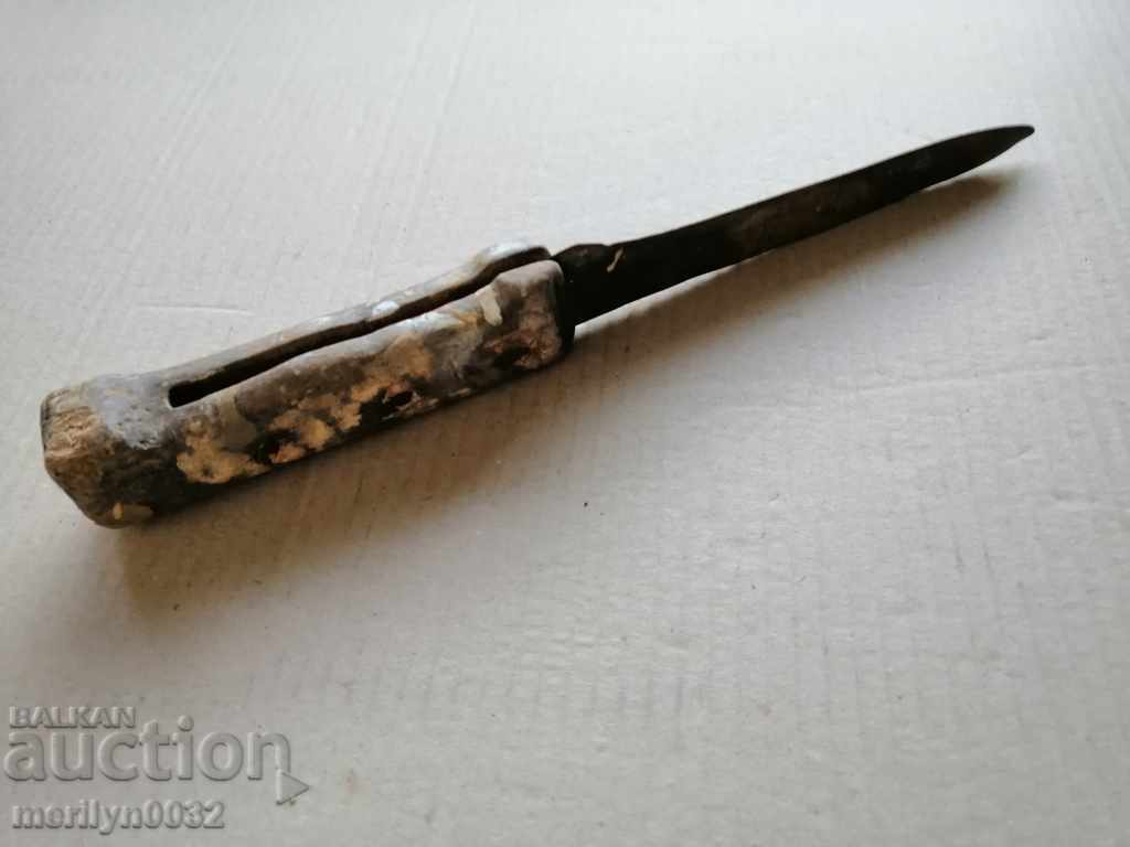 Delivery of Old Primitive Knife Delivery of Old Primitive Knife