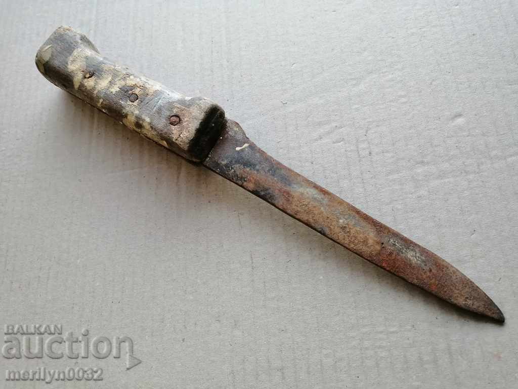 Cuțit vechi primitiv Cuțit vechi primitiv