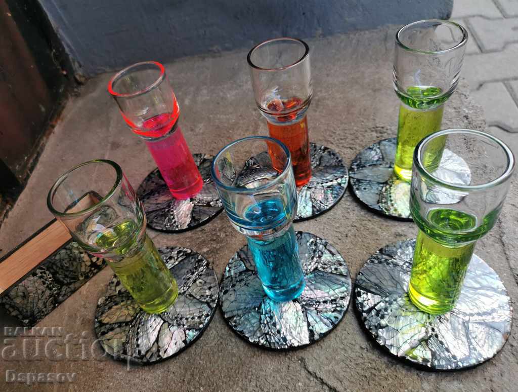 Комплект от 6 Стъклени Чашки за Шотове с Поставки