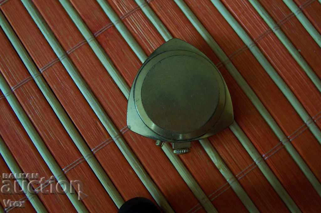 Mechanical watch ZARIA gold-plated with price 35.00 BGN | € 17.90 Mechanical watch ZARIA gold-plated with price 35.00 BGN | € 17.90