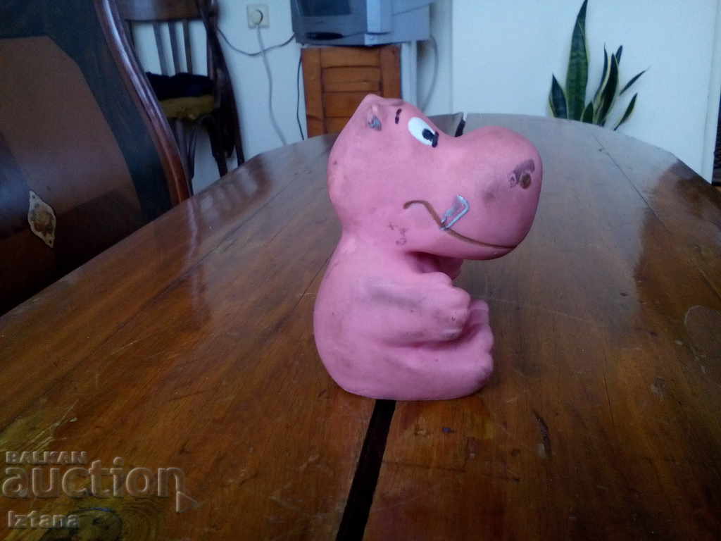 Delivery of An old Hippo toy Delivery of An old Hippo toy