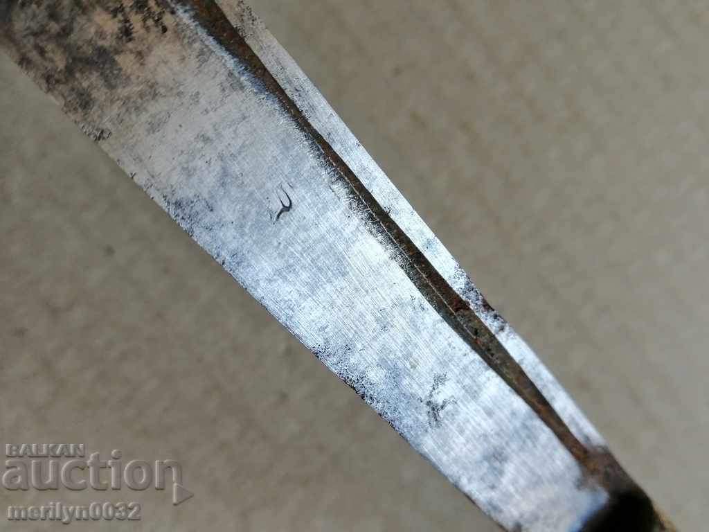 An old knife with buffalo horns primitive - 6 An old knife with buffalo horns primitive - 6