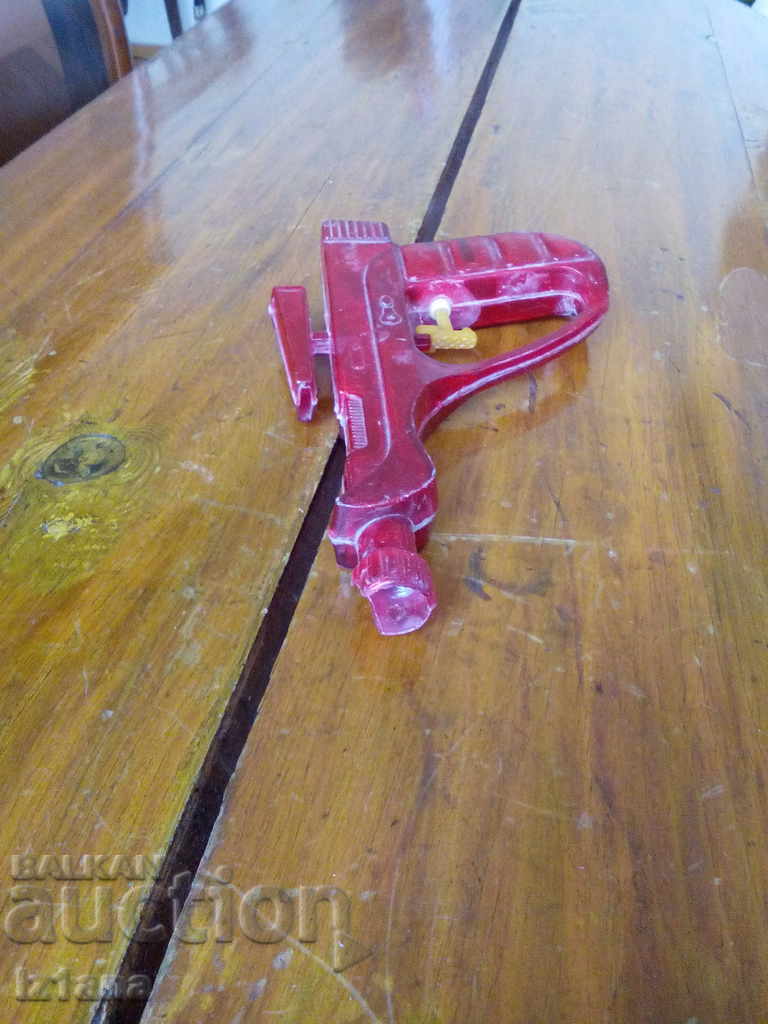 An old water gun, a toy with price 6.00 BGN | € 3.07 An old water gun, a toy with price 6.00 BGN | € 3.07