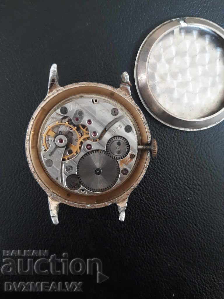 Παλαιά ρωσικά ρολόι με τιμή 8.00 BGN | € 4.09 Παλαιά ρωσικά ρολόι με τιμή 8.00 BGN | € 4.09