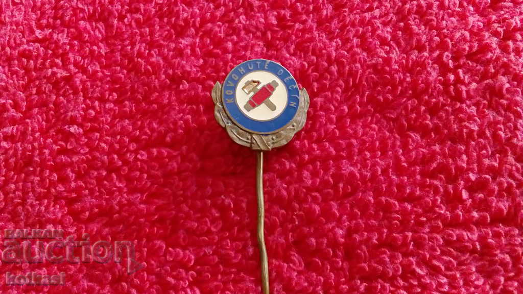 Auction Old metal bronze pin badge Auction Old metal bronze pin badge