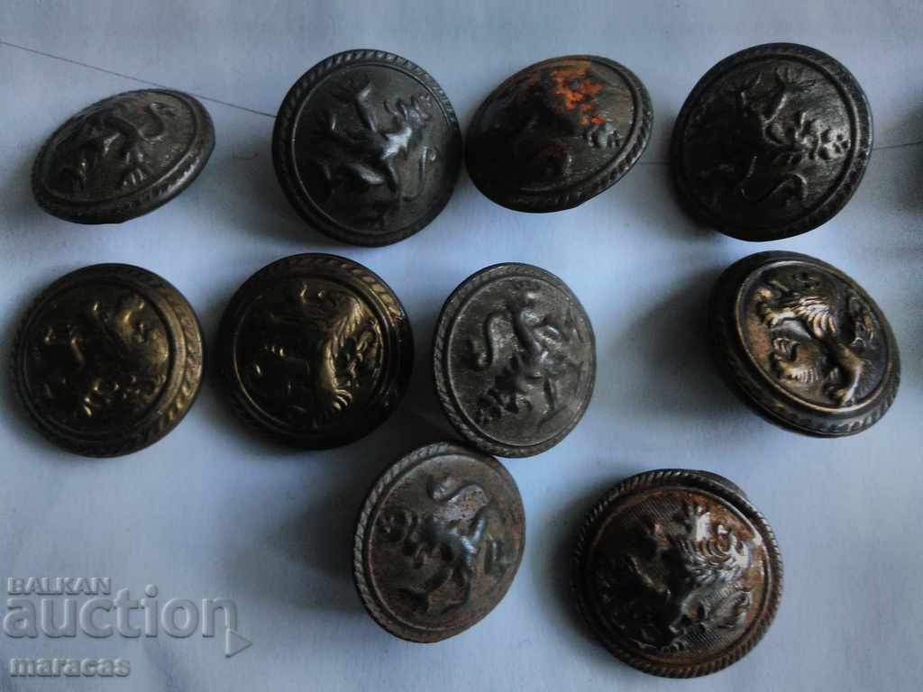 Licitație Nasturi vechi din metal și bachelit, cocarde