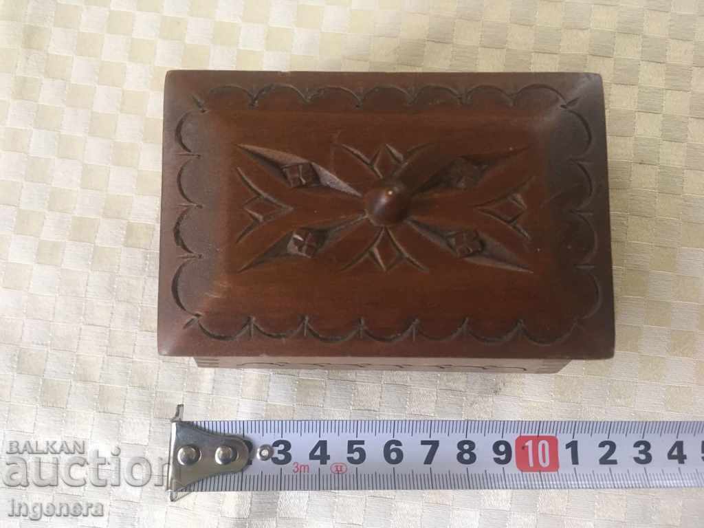 Licitație CUTIE SCULPTATĂ Licitație CUTIE SCULPTATĂ