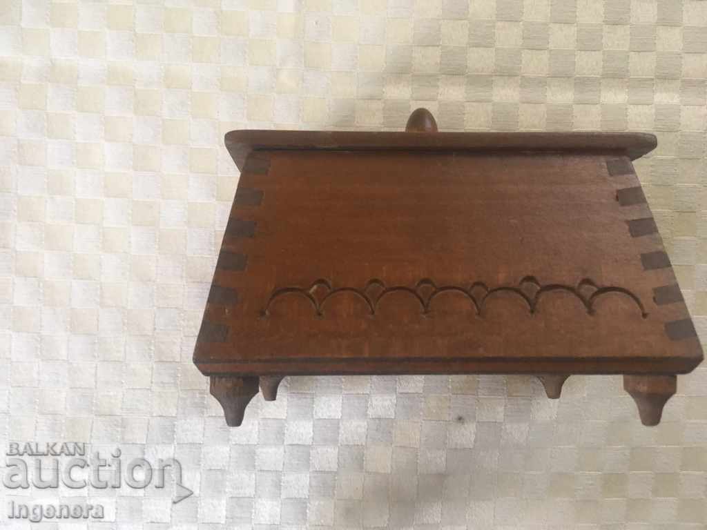 BOX OF WOODWORKING - 7 BOX OF WOODWORKING - 7