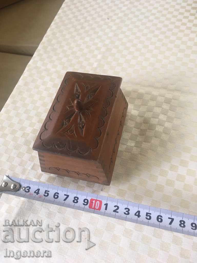 CUTIE SCULPTATĂ CUTIE SCULPTATĂ