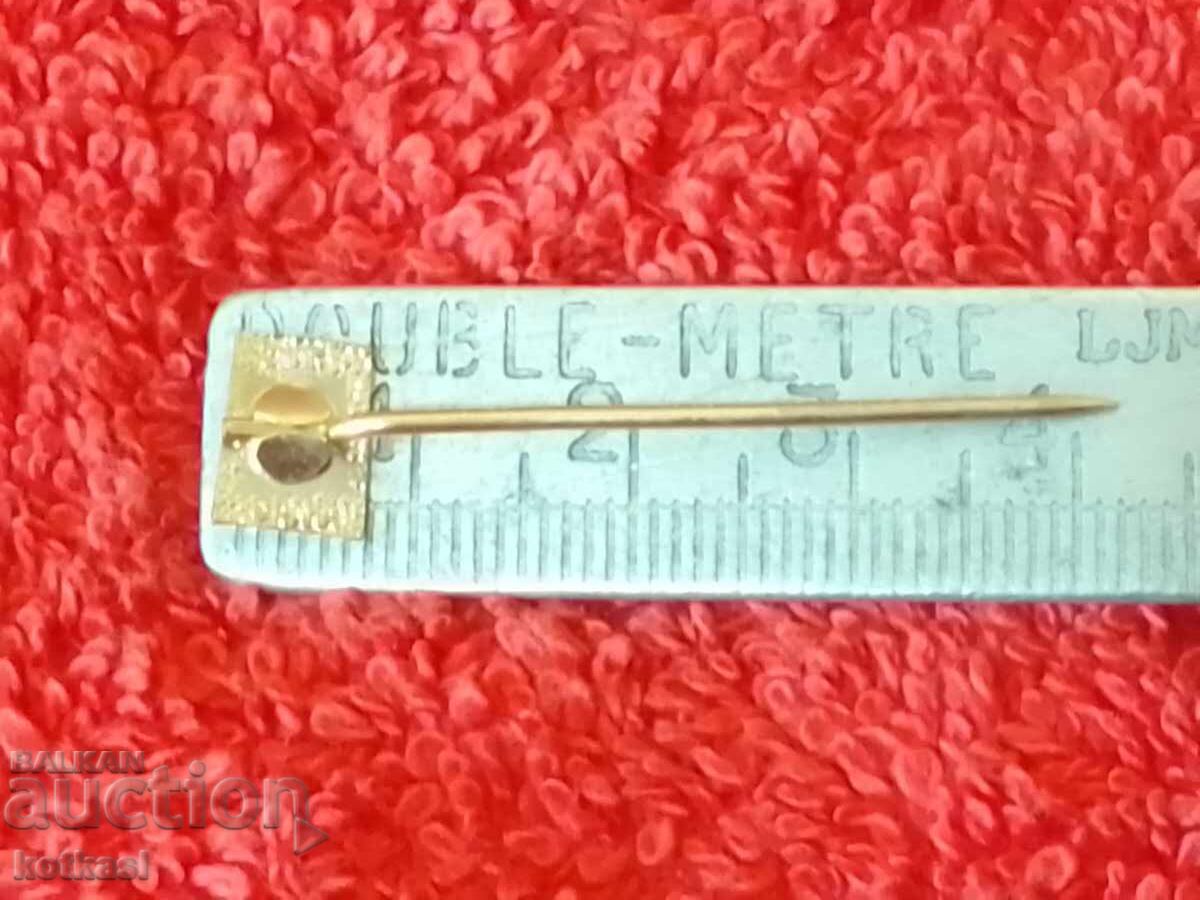 Old metal badge pin with price 1.50 BGN | € 0.77 Old metal badge pin with price 1.50 BGN | € 0.77