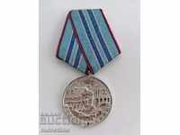 Medalia Timp de 15 ani, serviciu impecabil în trupe de construcții