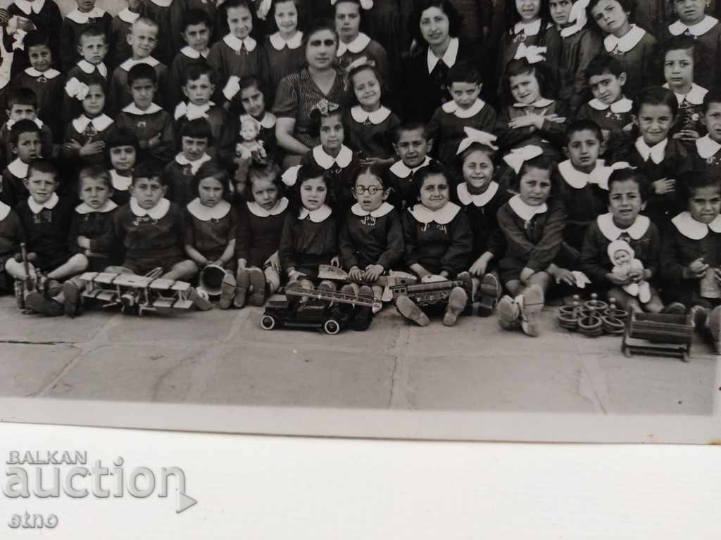 1942 Tsar toy-toy, toys with price 35.00 BGN | € 17.90 1942 Tsar toy-toy, toys with price 35.00 BGN | € 17.90