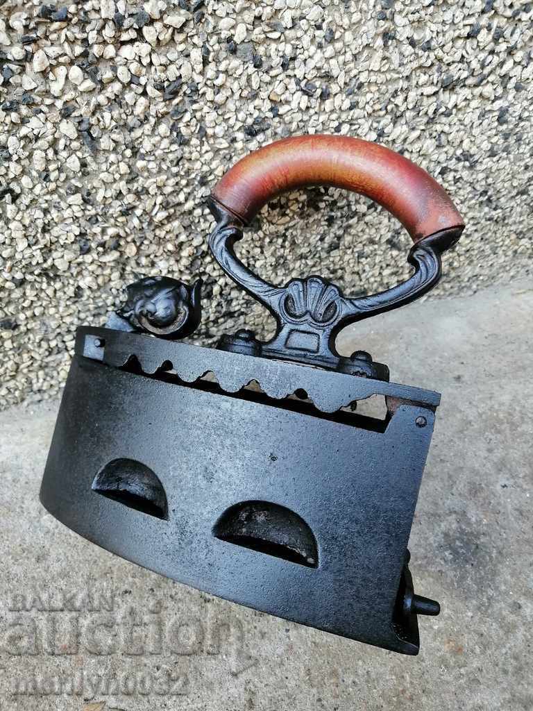 fier vechi de pe foc cu preț 69.00 BGN | € 35.28 fier vechi de pe foc cu preț 69.00 BGN | € 35.28