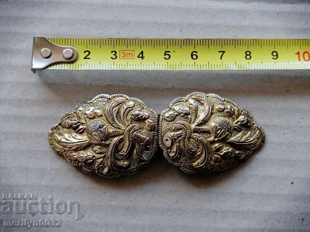 Paft renascentist din argint ciocanat, argint, pafta aurit cu preț 435.00 BGN | € 222.41 Paft renascentist din argint ciocanat, argint, pafta aurit cu preț 435.00 BGN | € 222.41