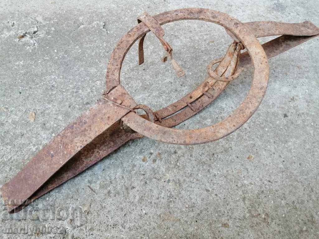 Hand forged wrought iron trap - 6 Hand forged wrought iron trap - 6