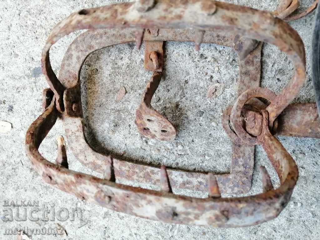 Hand forged wrought iron trap - 5 Hand forged wrought iron trap - 5