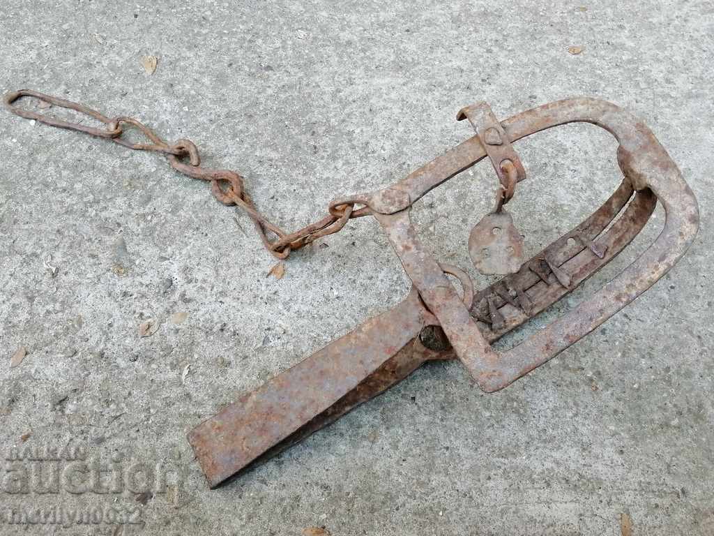 Hand forged wrought iron trap - 6 Hand forged wrought iron trap - 6