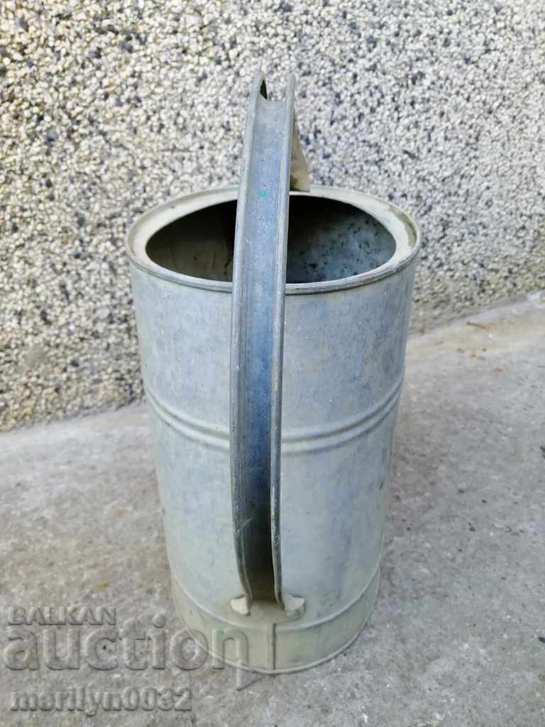 Auction Old metal can, galvanized tube, bucket, pot Auction Old metal can, galvanized tube, bucket, pot