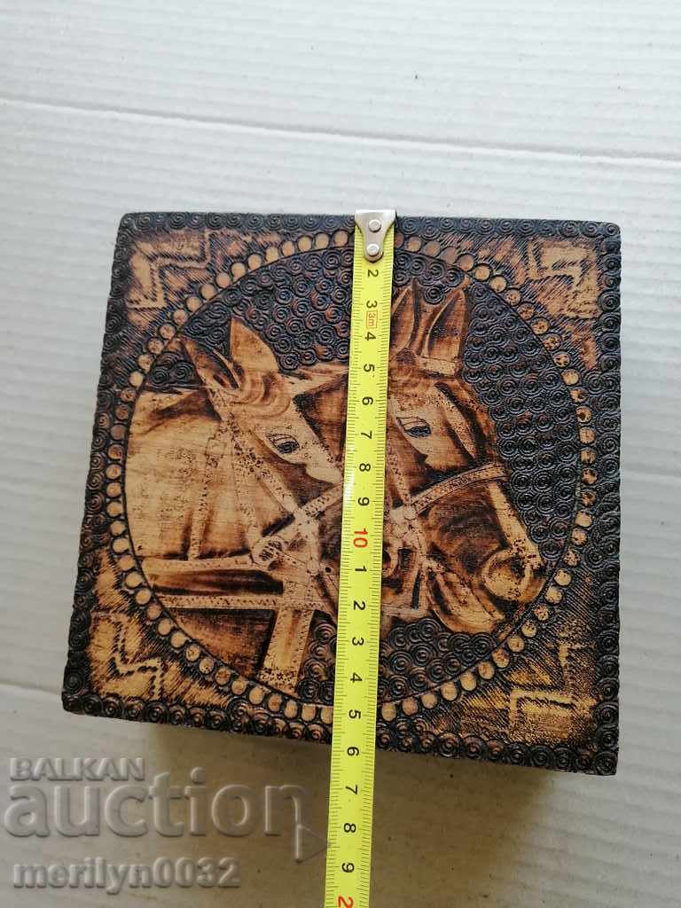 Delivery of Old pyrographic box of wood, wooden, 40's Delivery of Old pyrographic box of wood, wooden, 40's