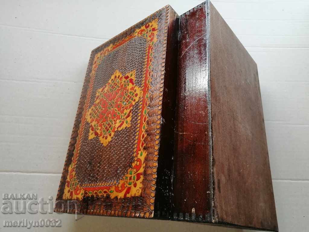 Delivery of Old pyrographic box of wood, wooden, 40's Delivery of Old pyrographic box of wood, wooden, 40's