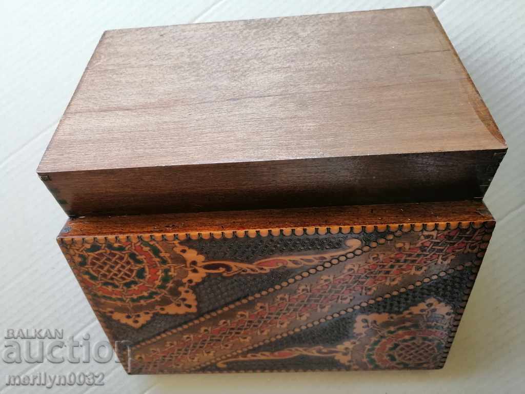 Auction Old pyrographic box of wood, wooden, 40's Auction Old pyrographic box of wood, wooden, 40's