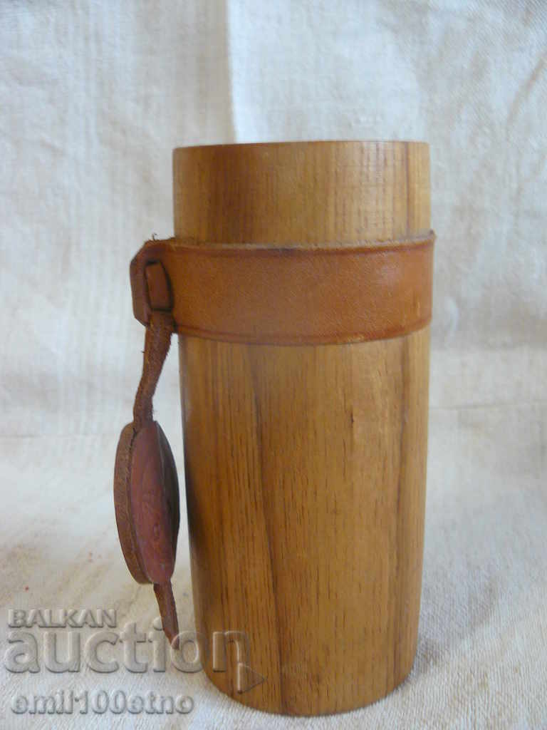 Creion cu curea din piele SBA cu preț 7.00 BGN | € 3.58 Creion cu curea din piele SBA cu preț 7.00 BGN | € 3.58